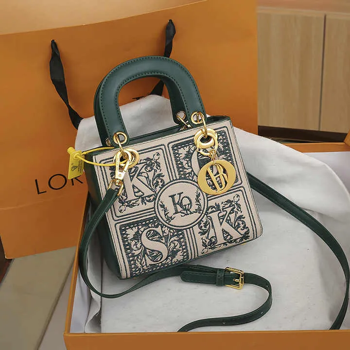 حقيبة كتف فاخرة كلاسيكية Classic Luxury Shoulder Bag