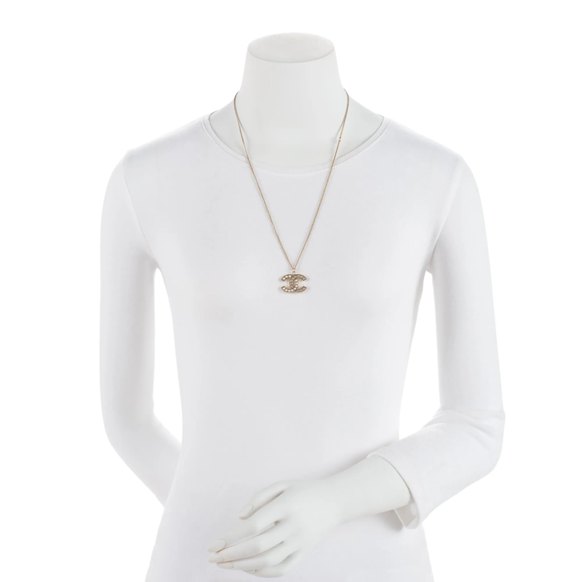 Chanel Crystal Pearl CC Necklace (SHF-RxHf2H)
