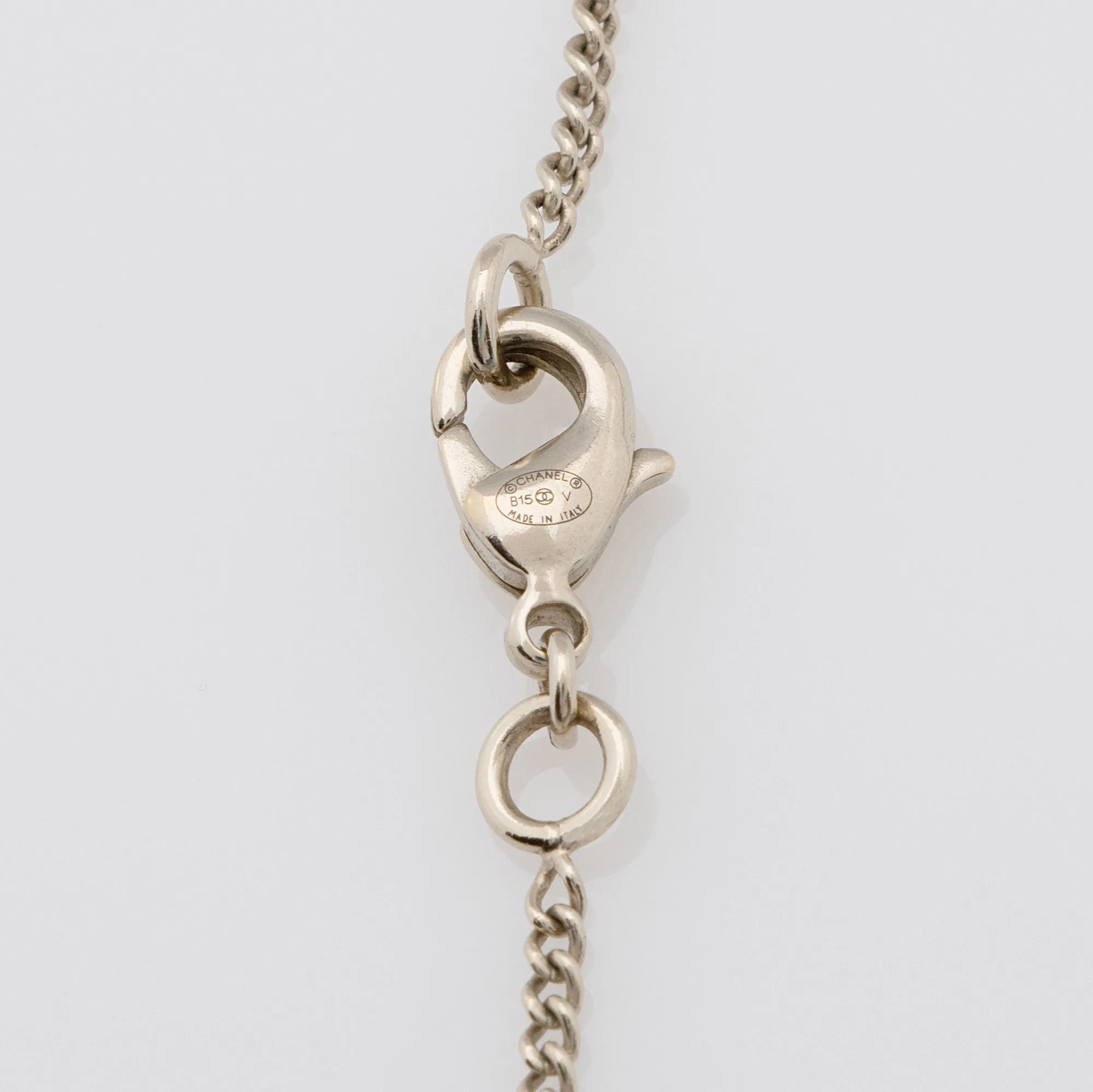 Chanel Crystal Pearl CC Necklace (SHF-RxHf2H)