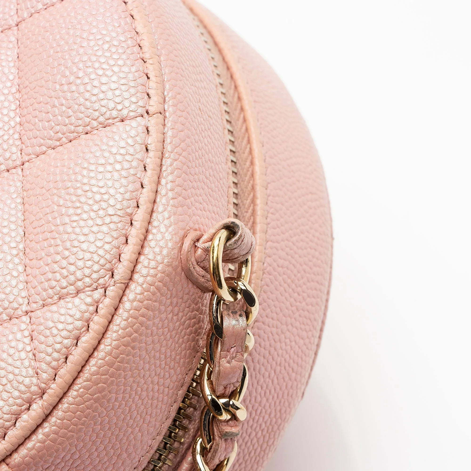 Chanel Iridescent Caviar Leather Mother of Pearl CC Round Clutch with Chain (SHF-YKChQe)