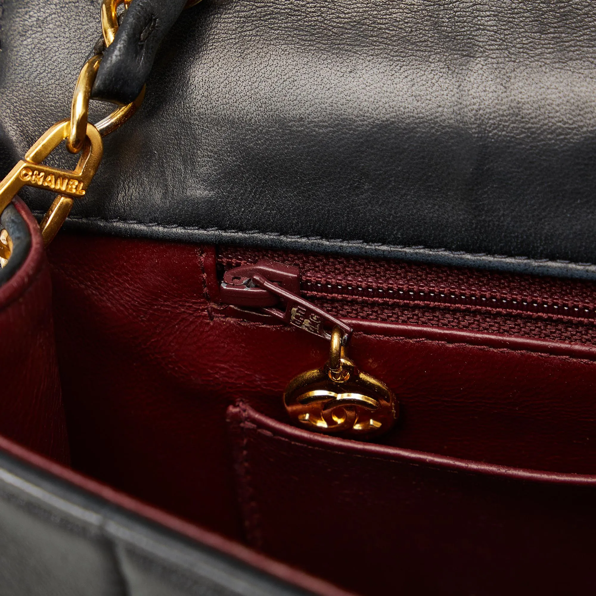 Chanel Lambskin Vertical Border Flap (SHG-yQHgIP)