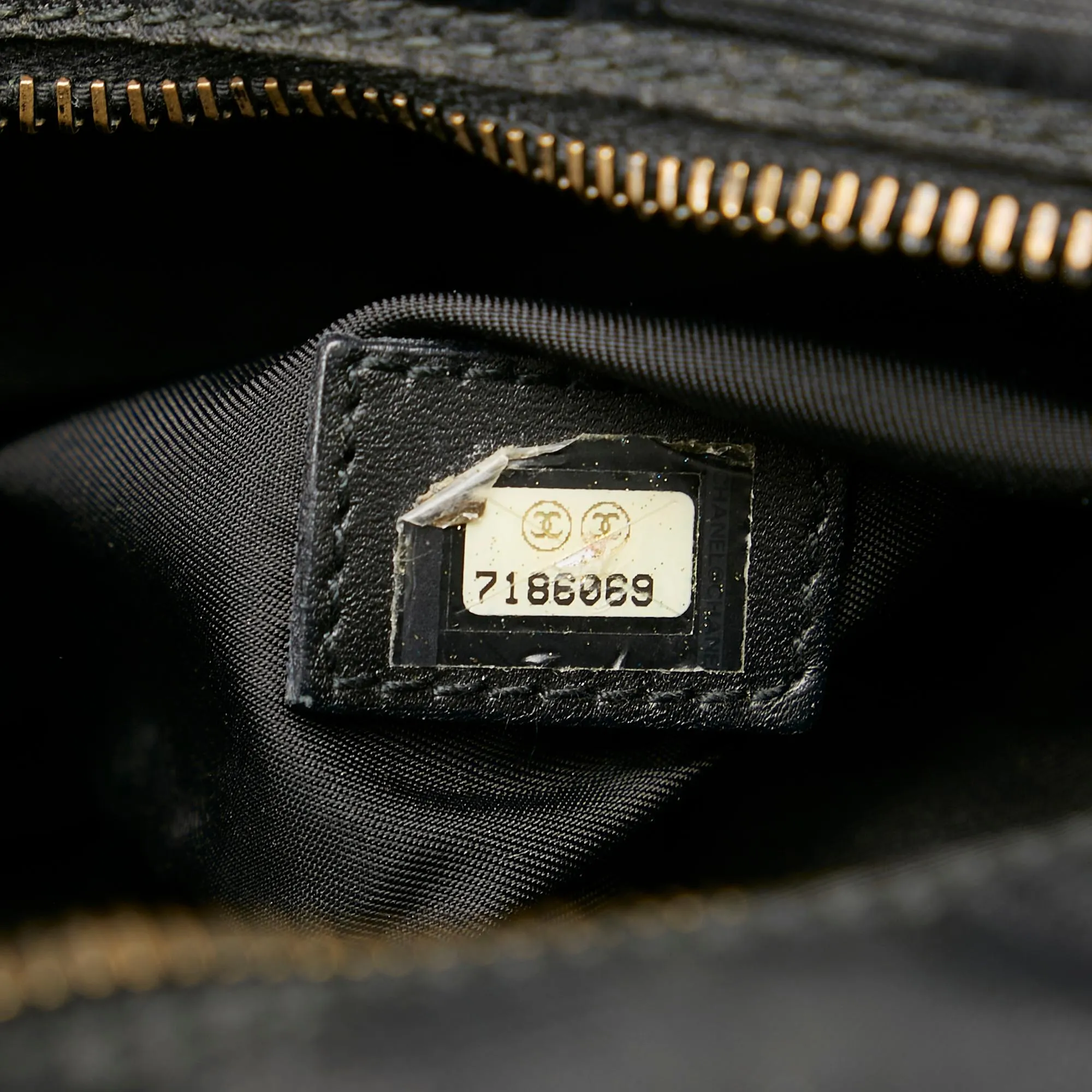 Chanel New Travel Line Canvas Handbag (SHG-25650)