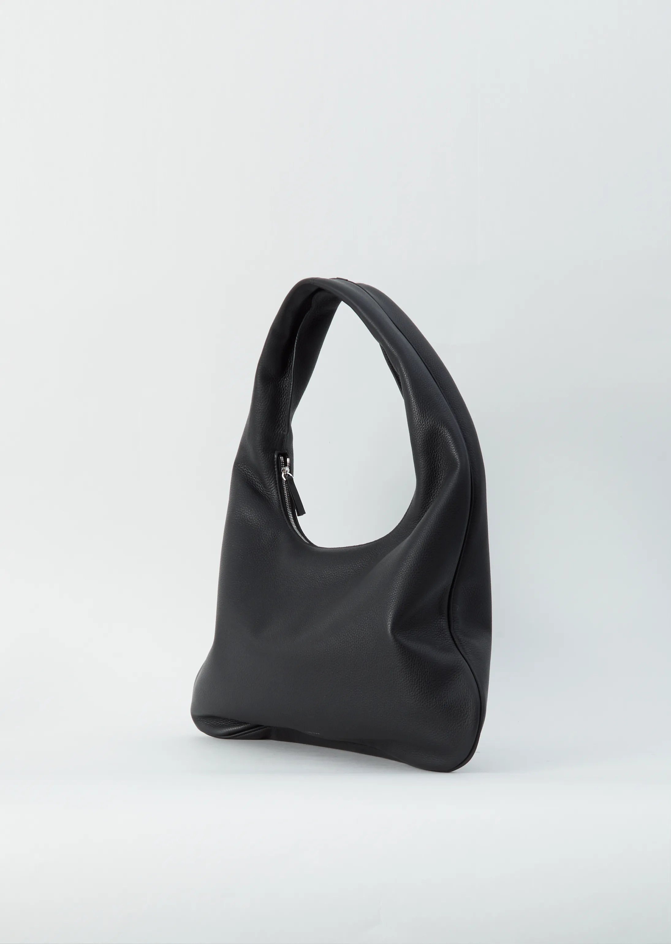 Medium Everyday Shoulder — Black