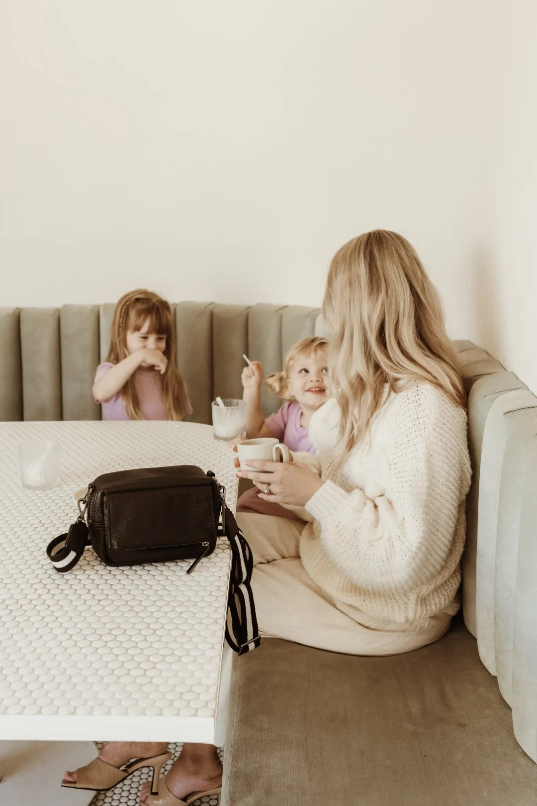 OiOi Playground Cross Body - Jet